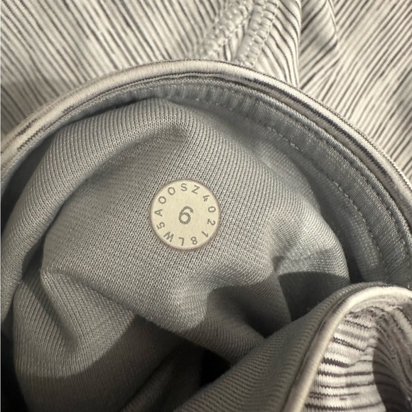 Lululemon Train Times 7/8 Pant leggings *25" size 6 women’s grey mesh W5AOOS - Picture 8 of 8